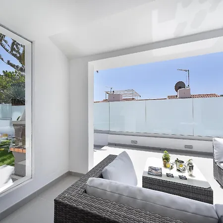 Playa Del Ingles Vista Luxury Retreat In Gran Canaria Private Heated Pool Garden Terrace Bbq Rooftop Solarium With Sea Views Prime,