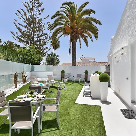 Playa Del Ingles Vista Luxury Retreat In Gran Canaria Private Heated Pool Garden Terrace Bbq Rooftop Solarium With Sea Views Prime,