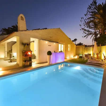 Playa Del Ingles Vista Luxury Retreat In Gran Canaria Private Heated Pool Garden Terrace Bbq Rooftop Solarium With Sea Views Prime,