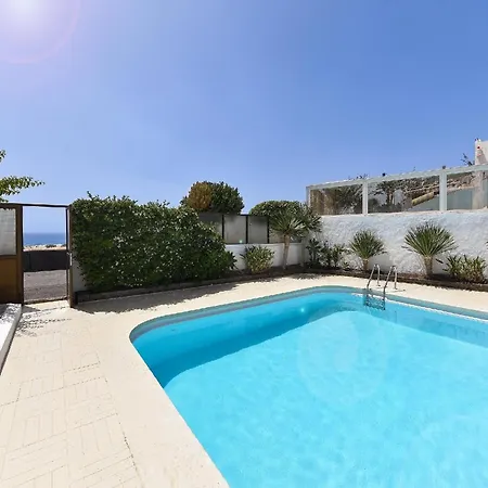 Playa Del Ingles Vista Luxury Retreat In Gran Canaria Private Heated Pool Garden Terrace Bbq Rooftop Solarium With Sea Views Prime,
