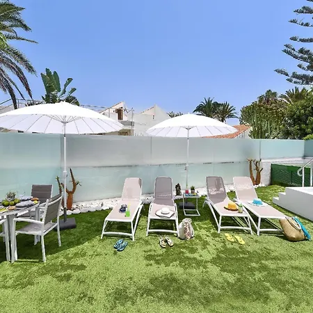 Villa Playa Del Ingles Vista Luxury Retreat In Gran Canaria Private Heated Pool Garden Terrace Bbq Rooftop Solarium With Sea Views Prime, Las Palmas de Gran Canaria