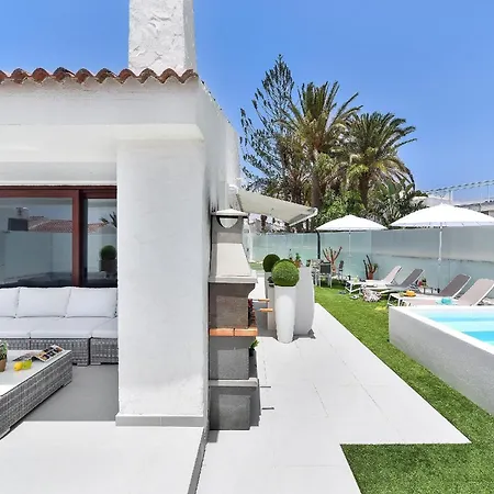 Playa Del Ingles Vista Luxury Retreat In Gran Canaria Private Heated Pool Garden Terrace Bbq Rooftop Solarium With Sea Views Prime, Las Palmas de Gran Canaria