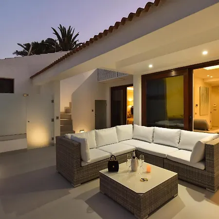 Playa Del Ingles Vista Luxury Retreat In Gran Canaria Private Heated Pool Garden Terrace Bbq Rooftop Solarium With Sea Views Prime, Villa