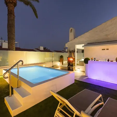 Playa Del Ingles Vista Luxury Retreat In Gran Canaria Private Heated Pool Garden Terrace Bbq Rooftop Solarium With Sea Views Prime, 라스팔마스