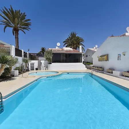 Playa Del Ingles Vista Luxury Retreat In Gran Canaria Private Heated Pool Garden Terrace Bbq Rooftop Solarium With Sea Views Prime,
