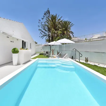 Villa Playa Del Ingles Vista Luxury Retreat In Gran Canaria Private Heated Pool Garden Terrace Bbq Rooftop Solarium With Sea Views Prime, Las Palmas / Gran Canaria