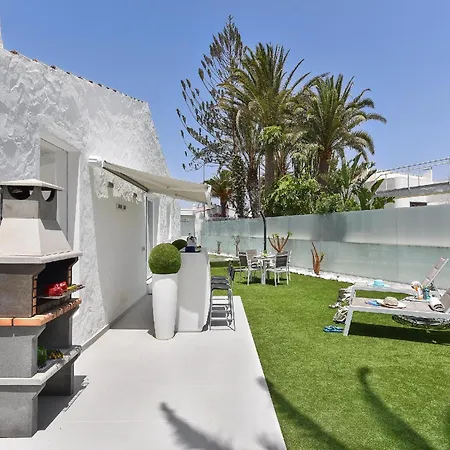 Playa Del Ingles Vista Luxury Retreat In Gran Canaria Private Heated Pool Garden Terrace Bbq Rooftop Solarium With Sea Views Prime, Villa
