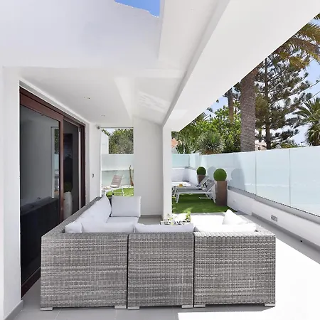 Villa Playa Del Ingles Vista Luxury Retreat In Gran Canaria Private Heated Pool Garden Terrace Bbq Rooftop Solarium With Sea Views Prime,