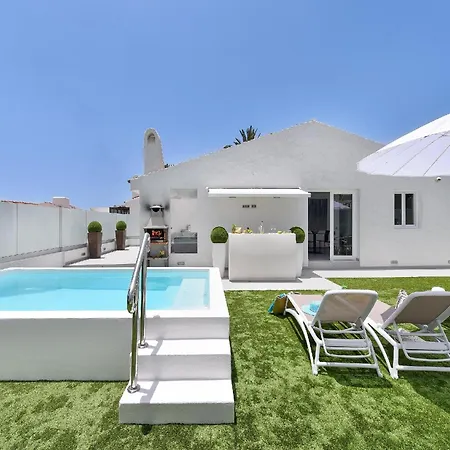Playa Del Ingles Vista Luxury Retreat In Gran Canaria Private Heated Pool Garden Terrace Bbq Rooftop Solarium With Sea Views Prime, Villa